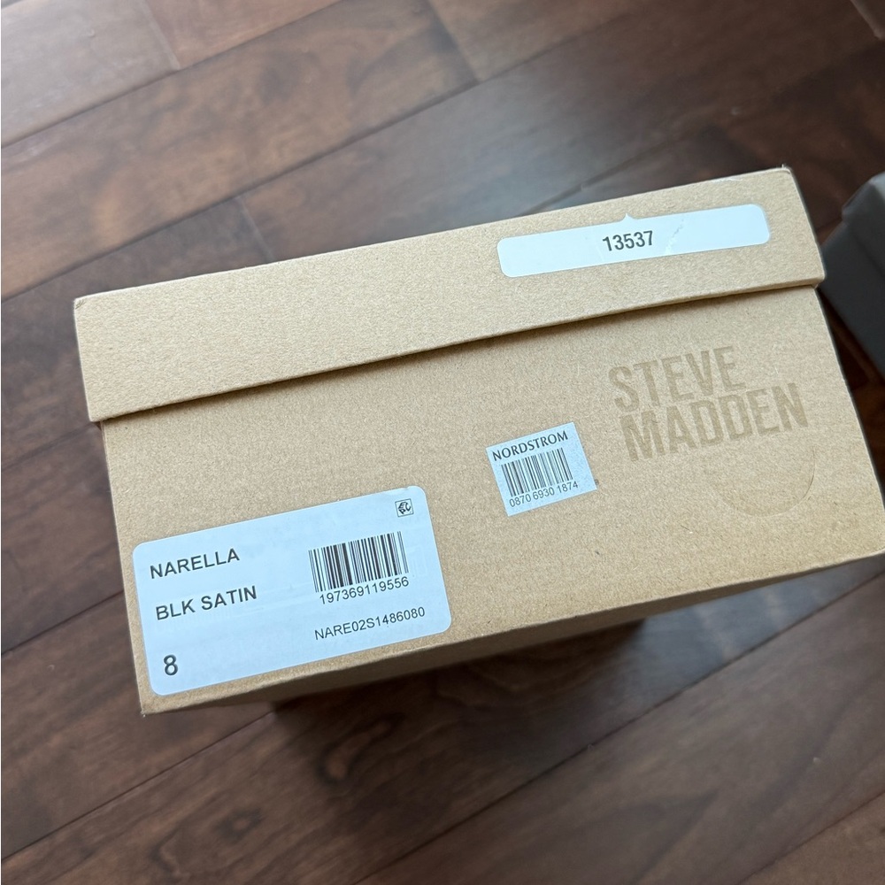 STEVE MADDEN Narella Slingback Feather Sandal - Picture 3 of 7